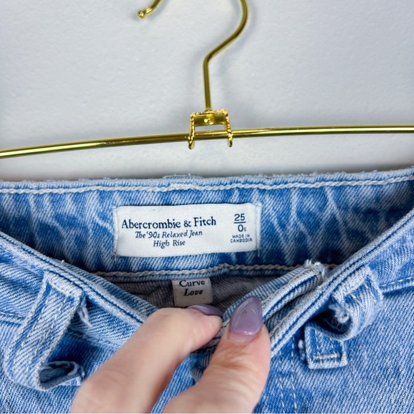 Abercrombie & Fitch Curve Love The 90s Relaxed Jeans High Rise Carpenter Size 25 - Picture 8 of 11